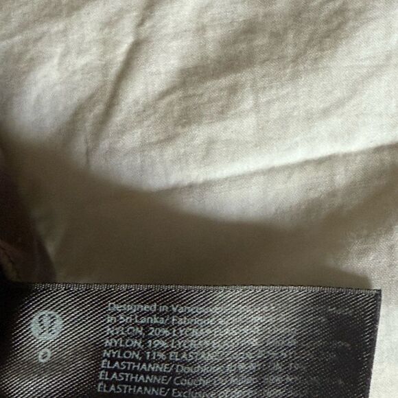 Lululemon Align Cropped TankTop With Shelf Bra. Size 0 - Picture 5 of 5